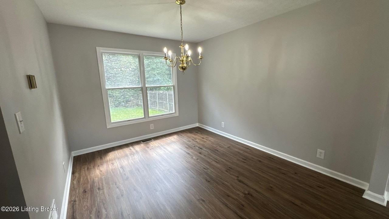 7421 Spring Run Dr - Photo 5 of 30