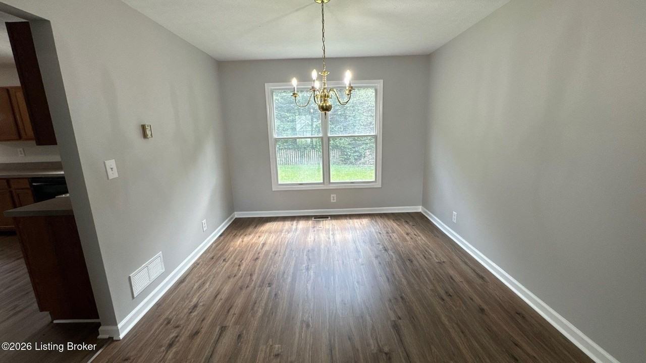 7421 Spring Run Dr - Photo 6 of 30