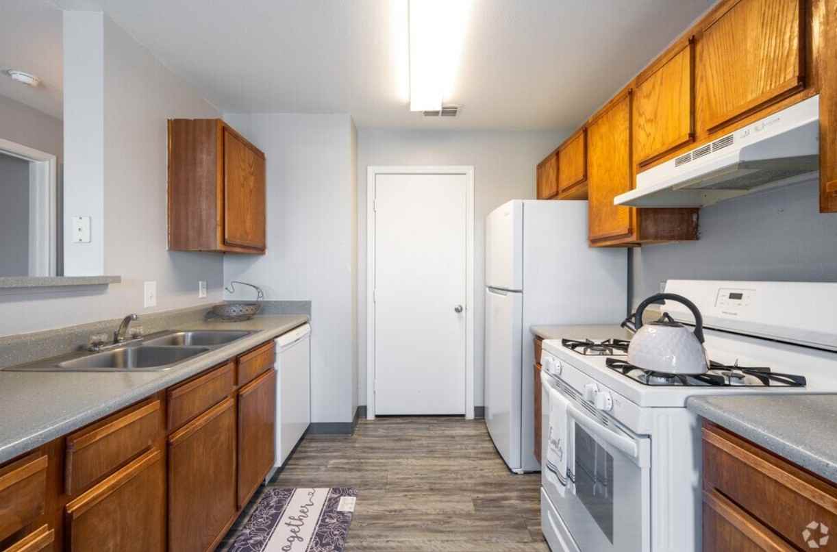 3817 S. Veterans Blvd-826 #826-60 - Photo 3 of 17