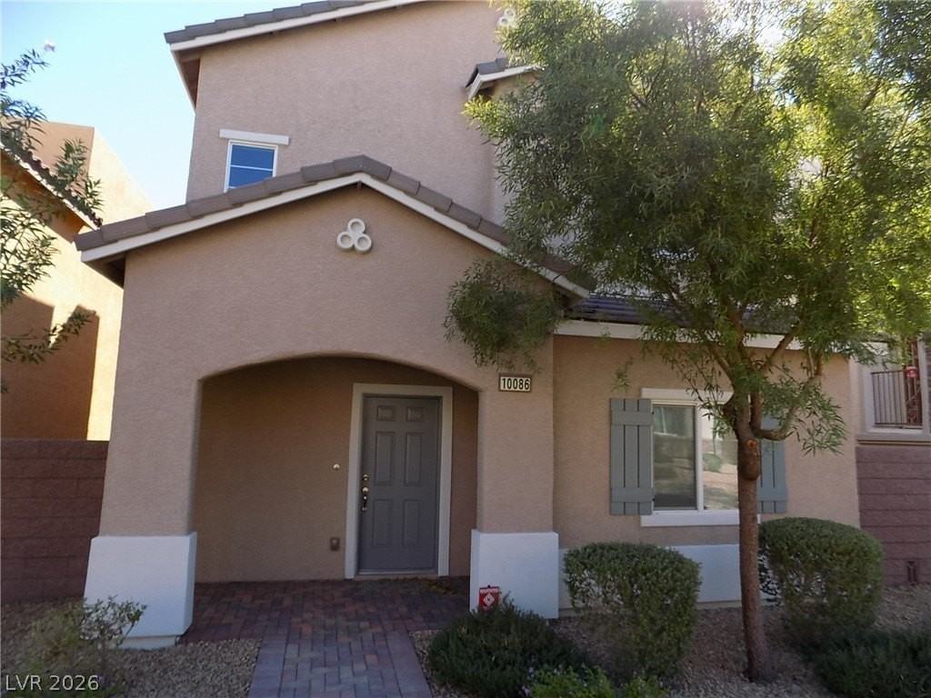 10086 Emerald Edgewater Ct - Photo 2 of 35