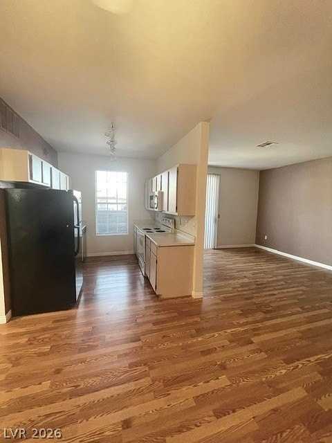 231 W Horizon Ridge Pkwy #2813 - Photo 3 of 19