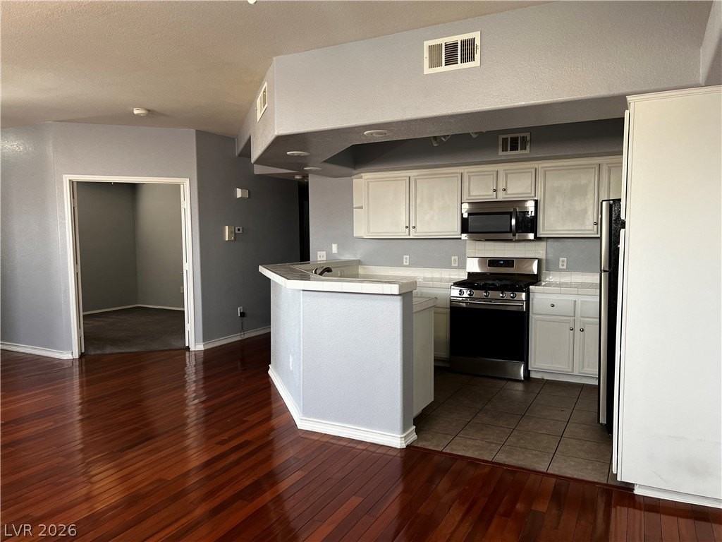 6905 Cobre Azul Ave #202 - Photo 4 of 33
