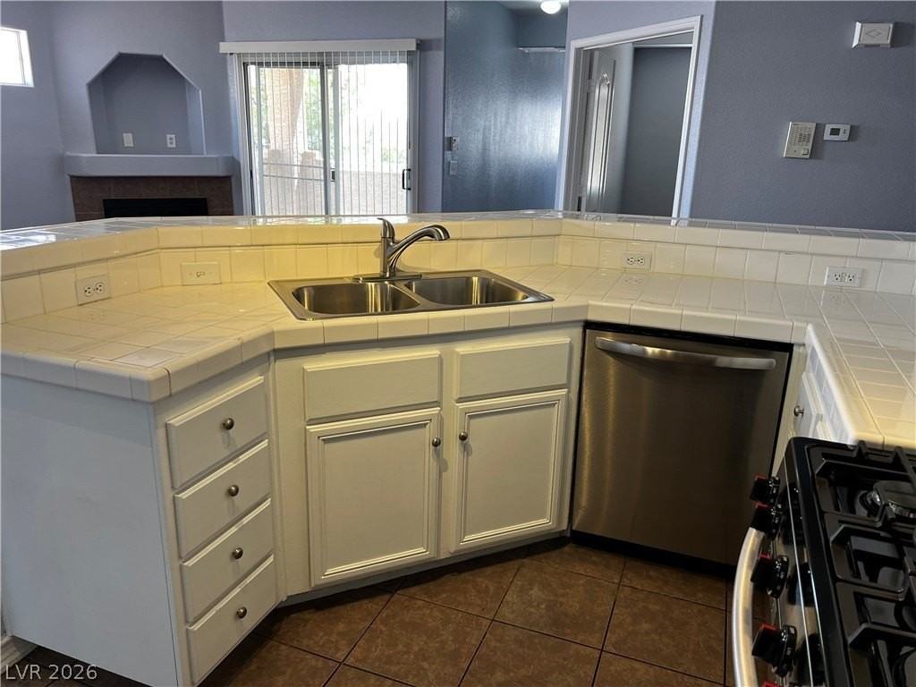 6905 Cobre Azul Ave #202 - Photo 6 of 33