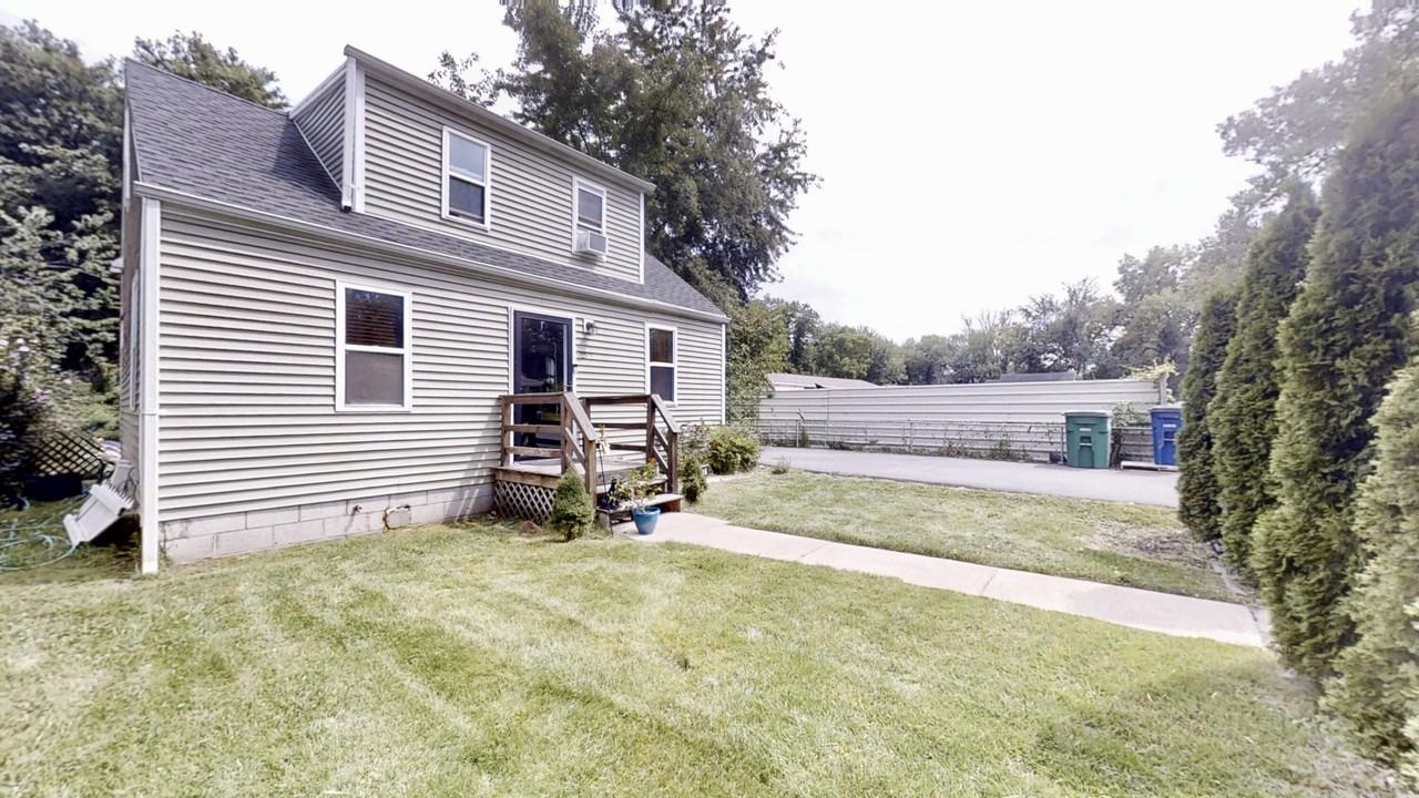 2517 Clay St - Photo 3 of 36