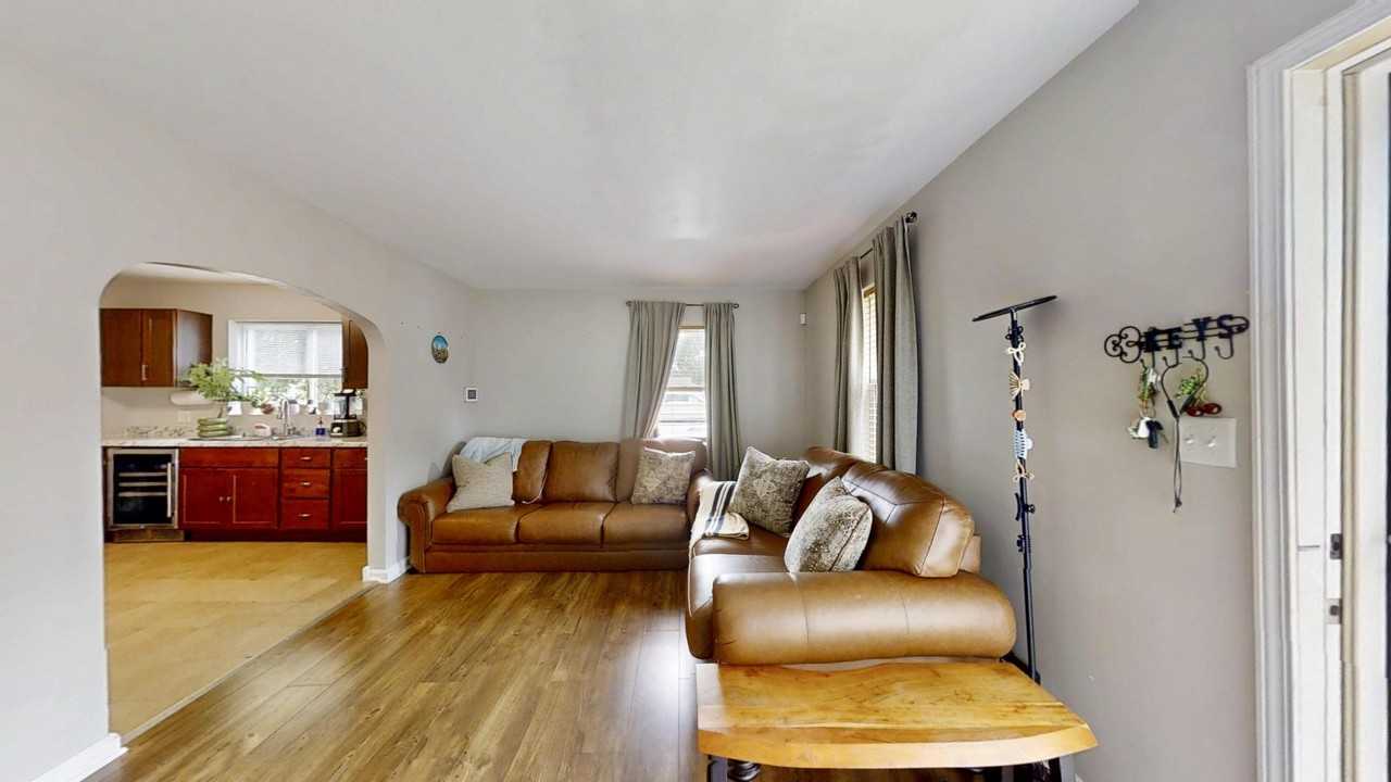 2517 Clay St - Photo 6 of 36