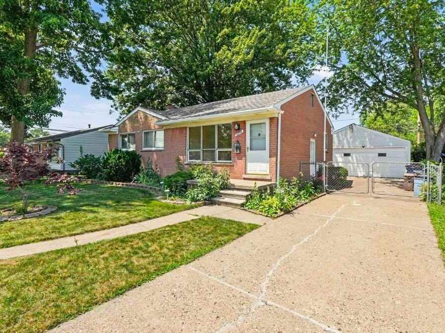 32741 Grandview Ave - Photo 2 of 26