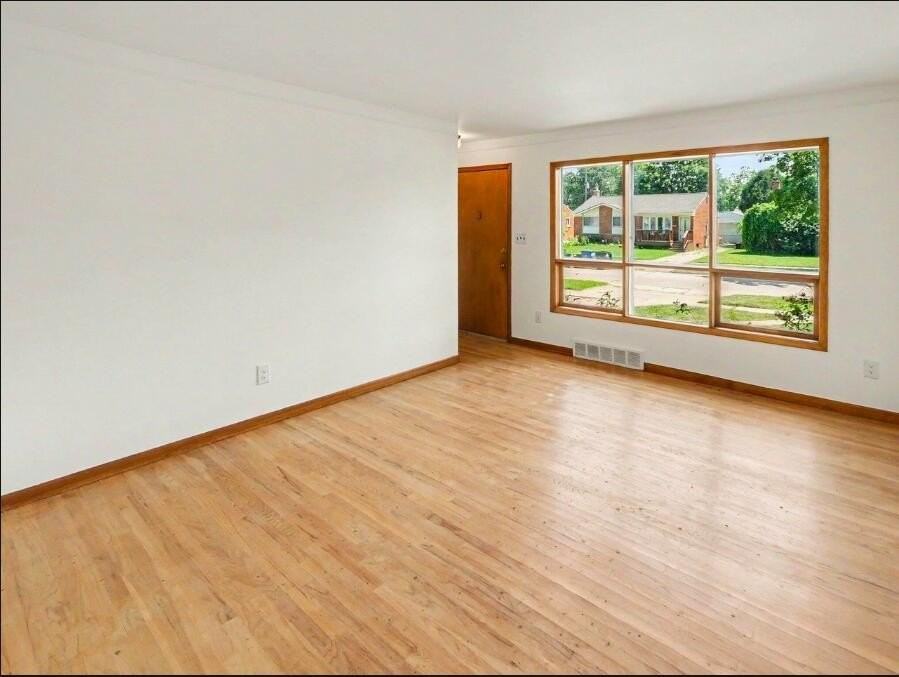 32741 Grandview Ave - Photo 3 of 26
