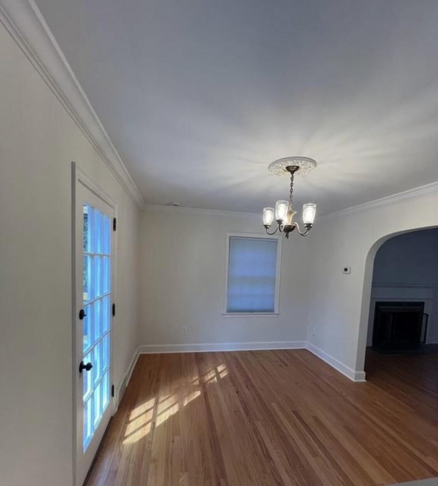 403 Wesley Ave - Photo 6 of 11