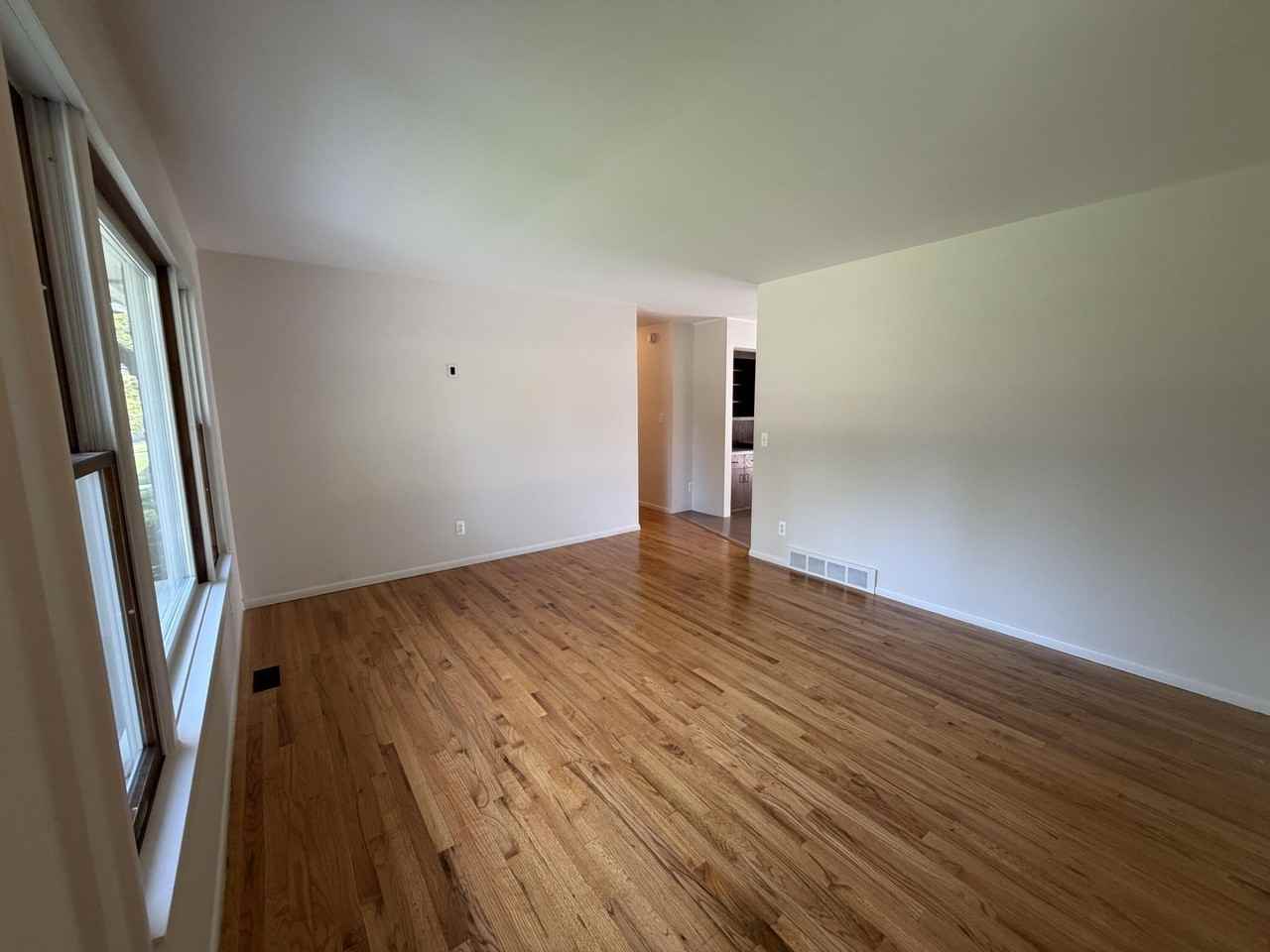 3652 Inverness St - Photo 3 of 30