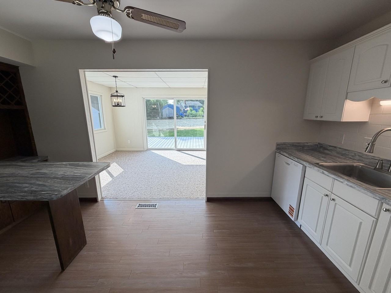3652 Inverness St - Photo 7 of 30