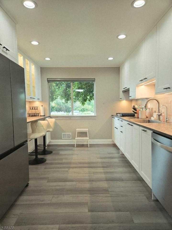 14 Chelsea Way #14 - Photo 4 of 47