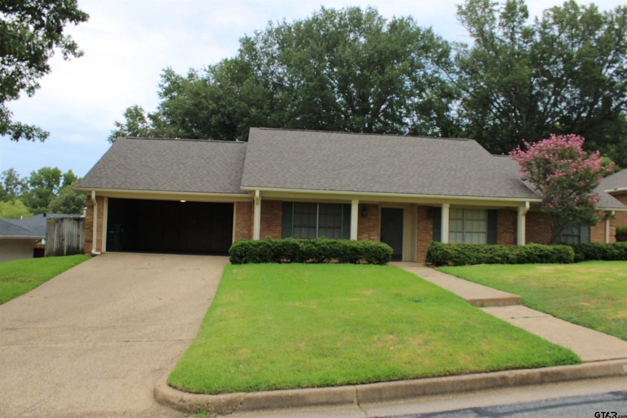 713 Meadow Creek Dr - Photo 2 of 24