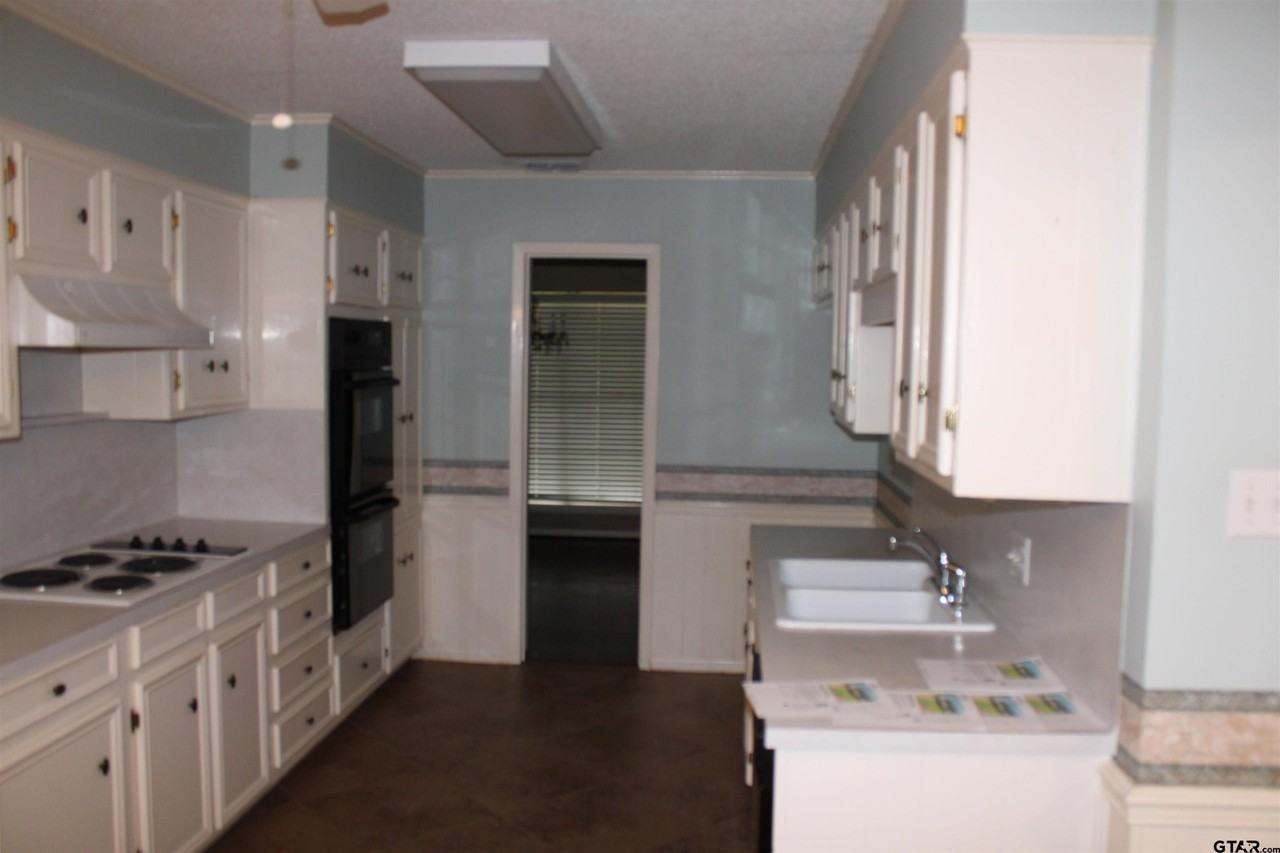 713 Meadow Creek Dr - Photo 4 of 24