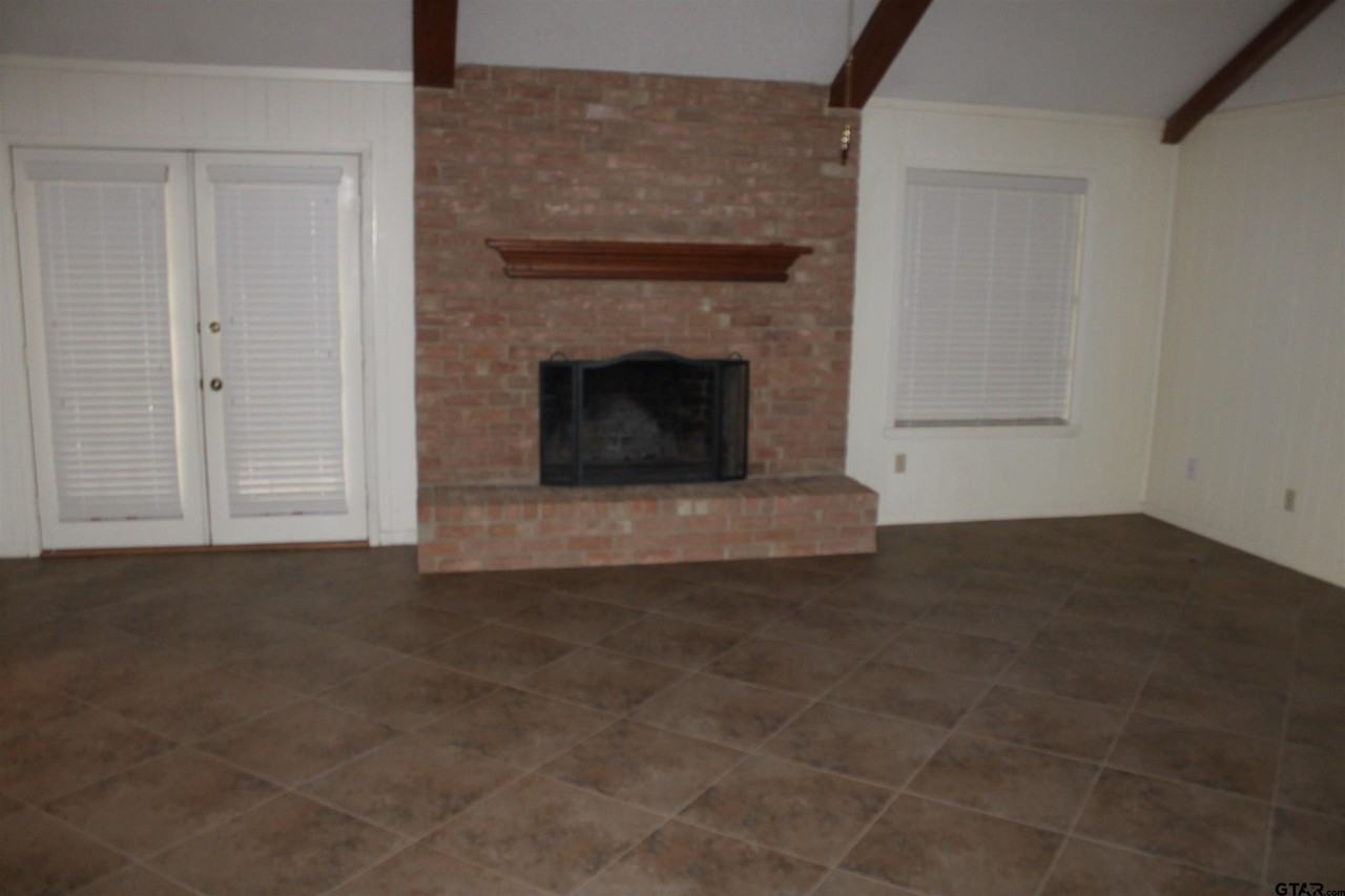 713 Meadow Creek Dr - Photo 7 of 24