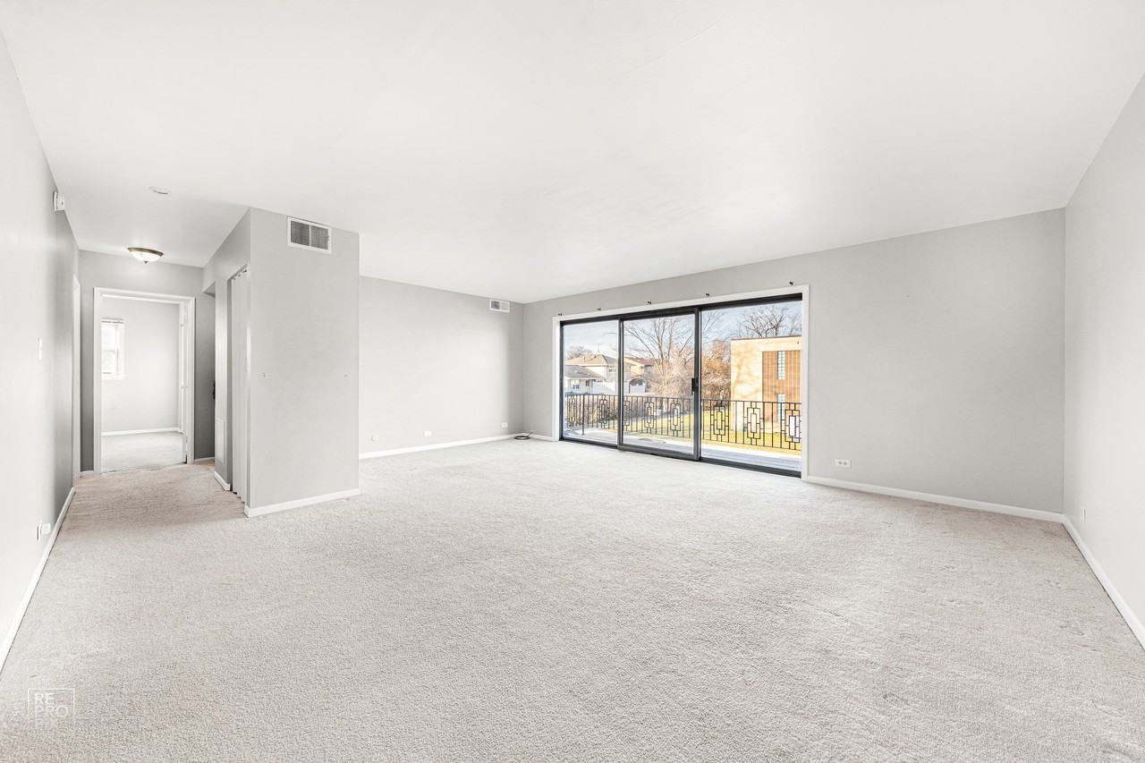 18330 Cherry Creek Dr #6 - Photo 4 of 9