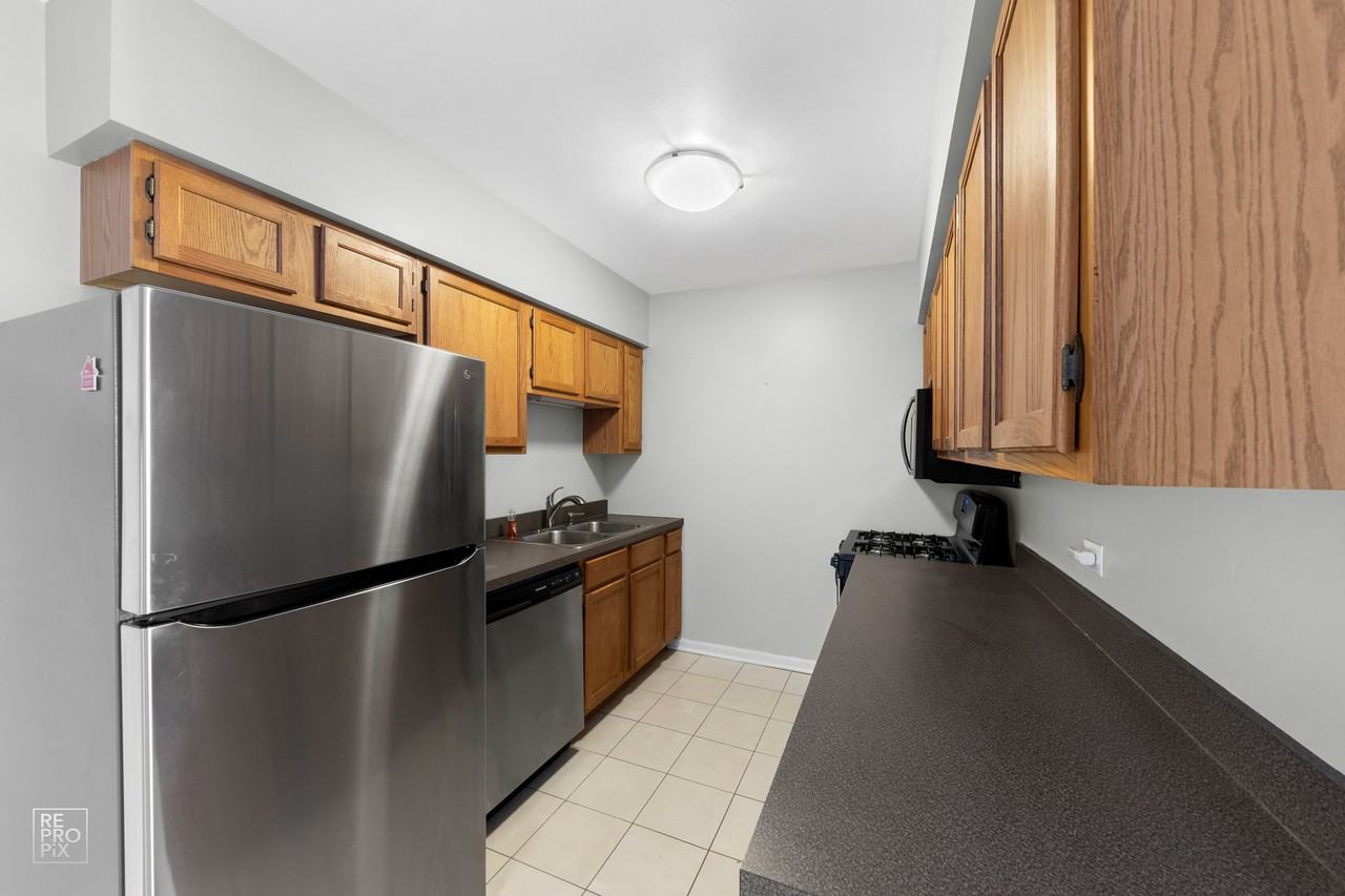 18330 Cherry Creek Dr #6 - Photo 6 of 9