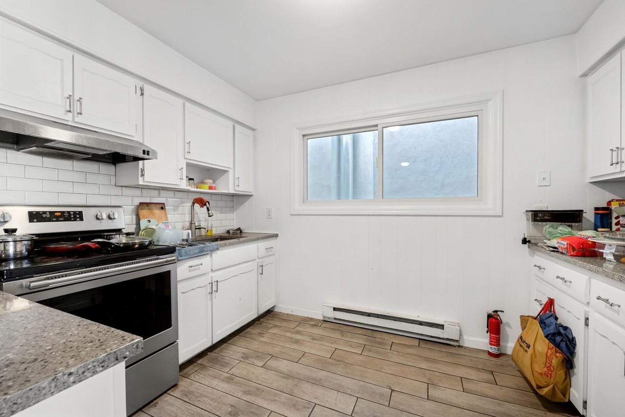 313 9th St #2 - Photo 2 of 16