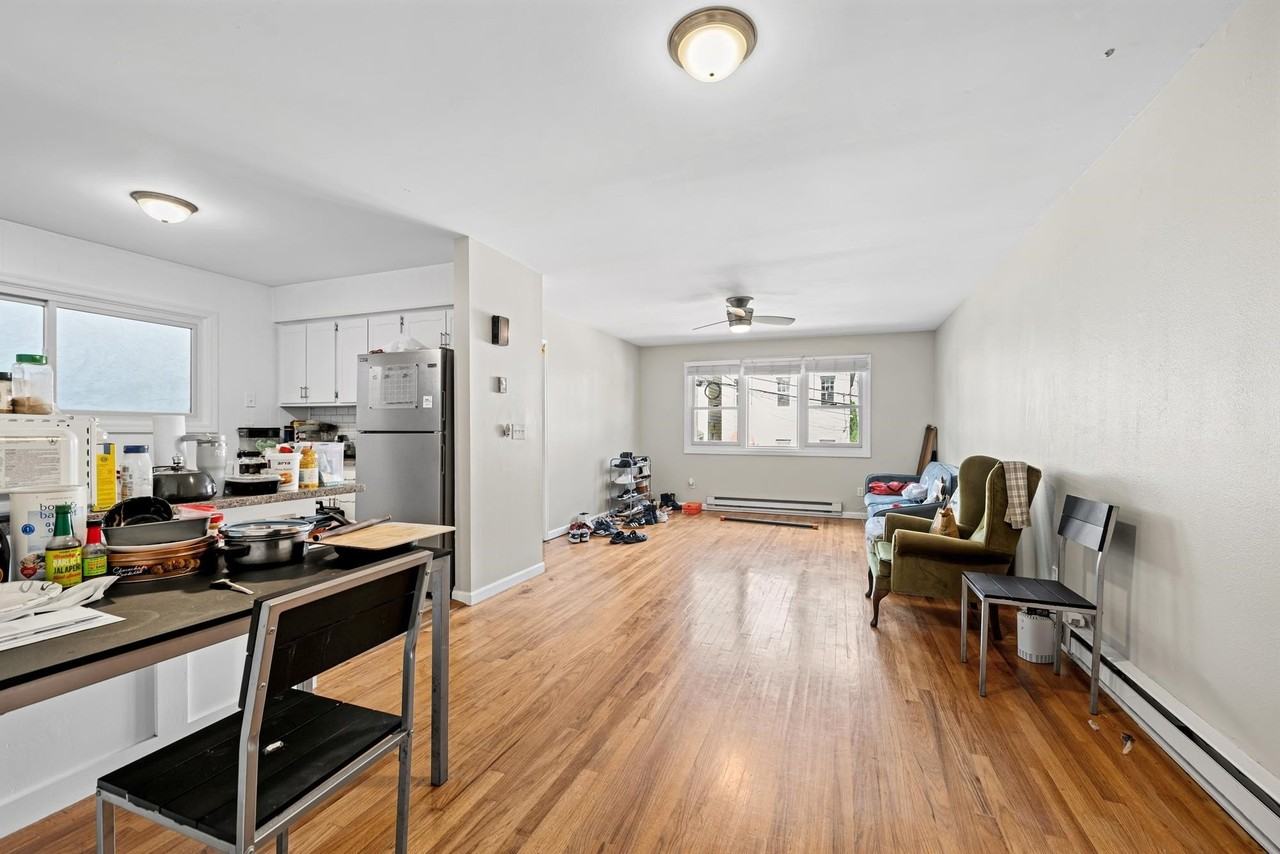 313 9th St #2 - Photo 4 of 16