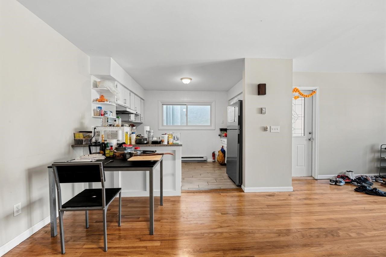 313 9th St #2 - Photo 5 of 16