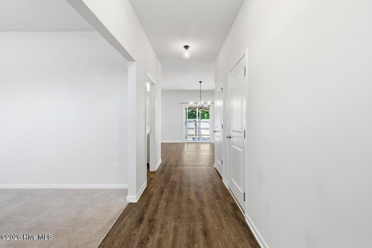 115 Tralee Pl - Photo 4 of 34
