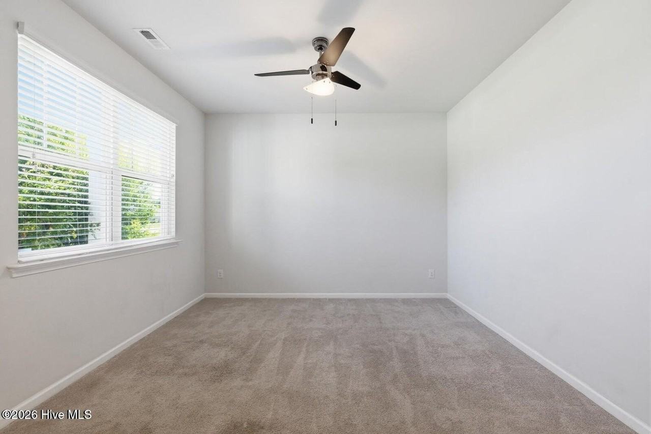 115 Tralee Pl - Photo 5 of 34