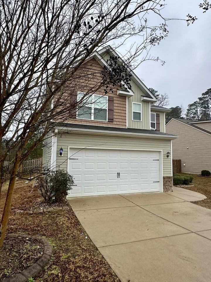2455 Newbury Ave - Photo 2 of 19