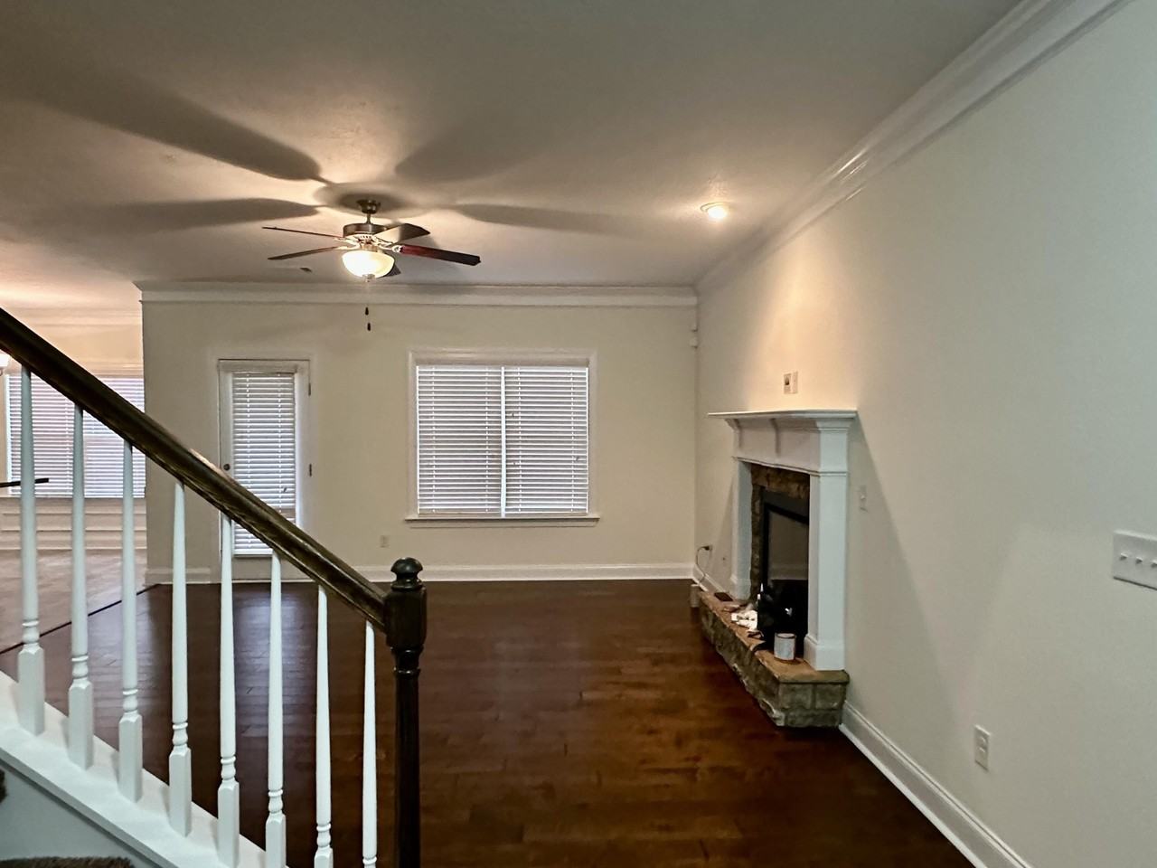 2455 Newbury Ave - Photo 4 of 19