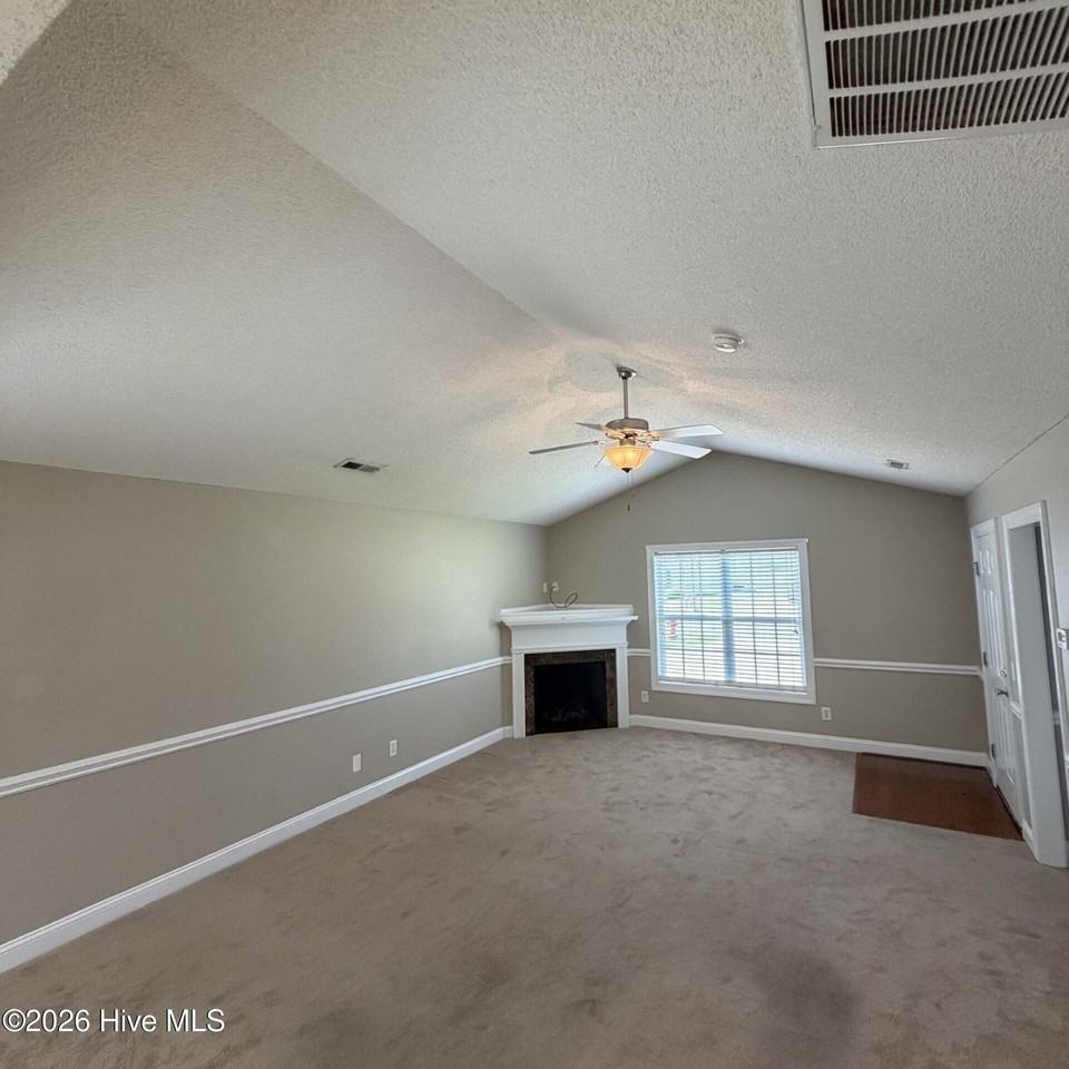 2552 Saddleback Dr #B - Photo 3 of 16