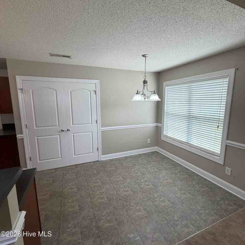 2552 Saddleback Dr #B - Photo 4 of 16