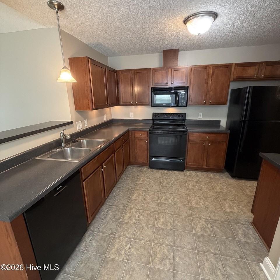 2552 Saddleback Dr #B - Photo 6 of 16