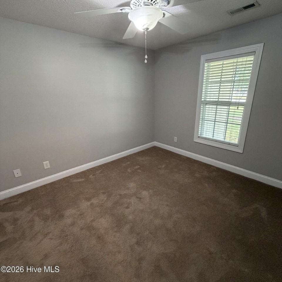 2552 Saddleback Dr #B - Photo 7 of 16
