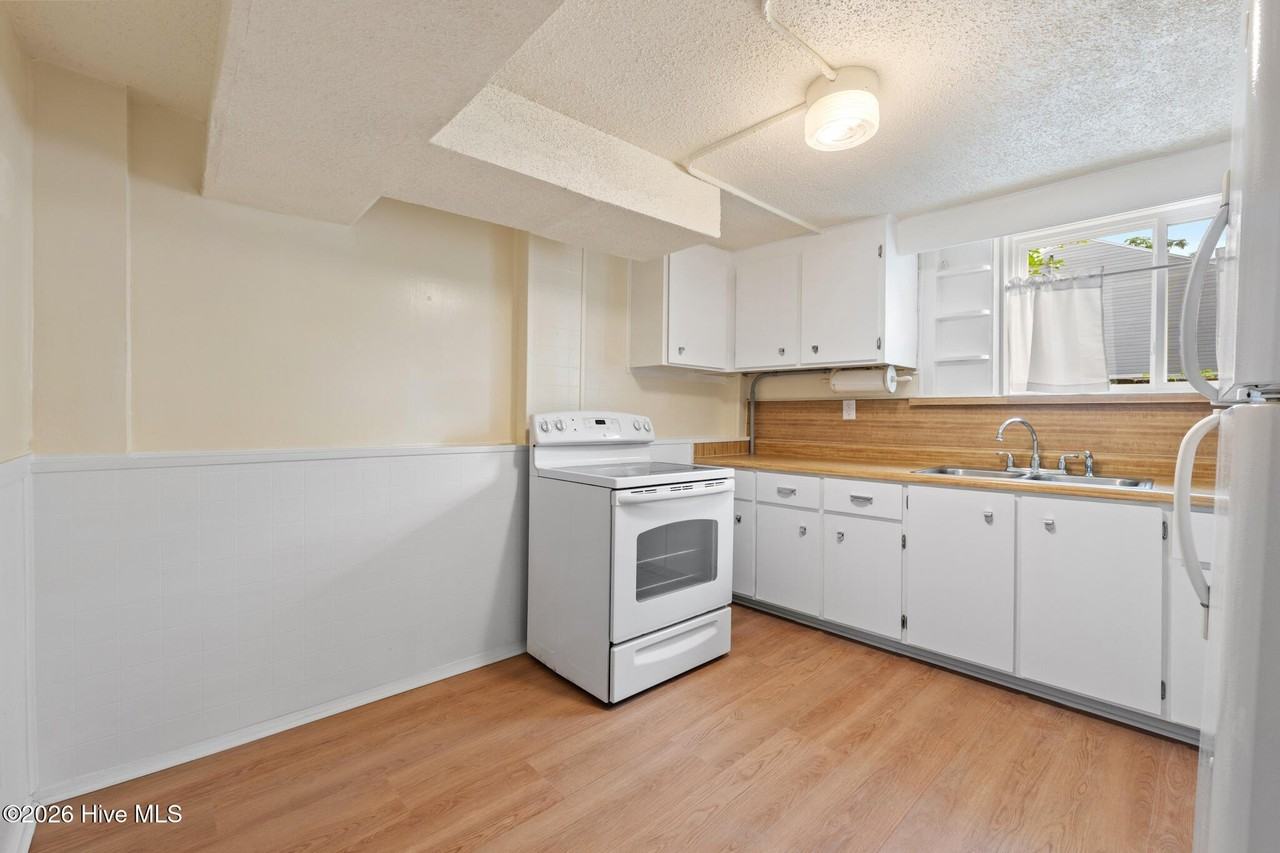 1422 Heard Ave #1-2 - Photo 6 of 16