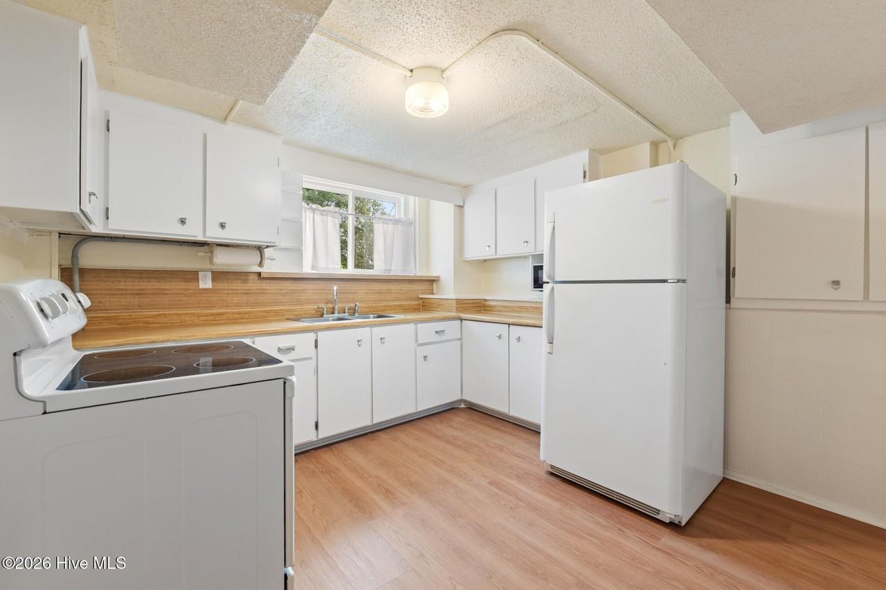 1422 Heard Ave #1-2 - Photo 7 of 16