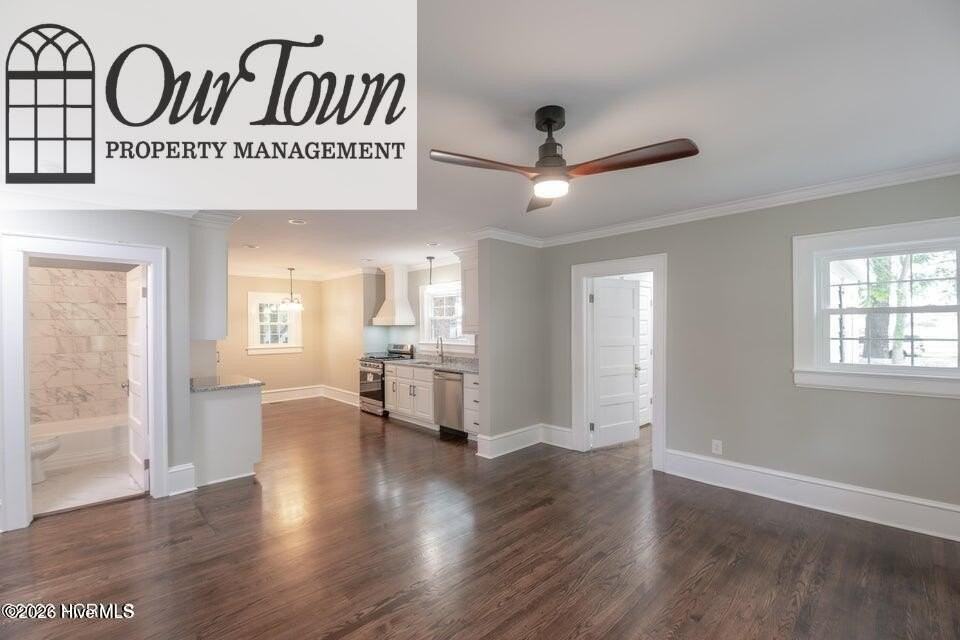 606 Clark Ave Ne - Photo 4 of 18