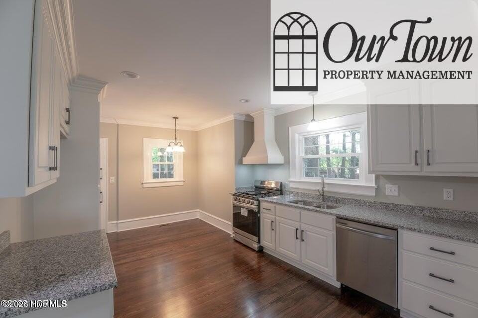606 Clark Ave Ne - Photo 5 of 18