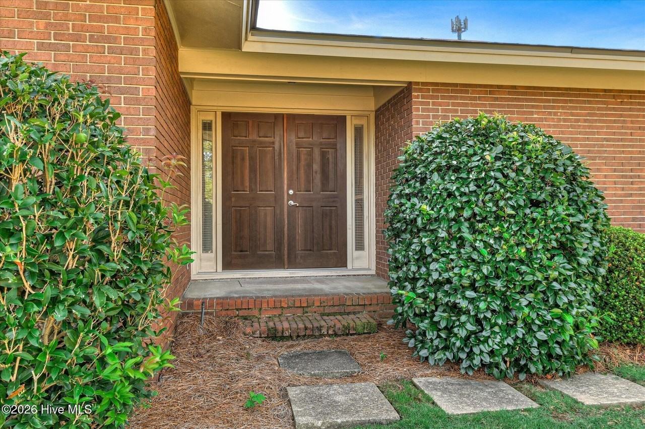 1016 Northwood Rd - Photo 4 of 43