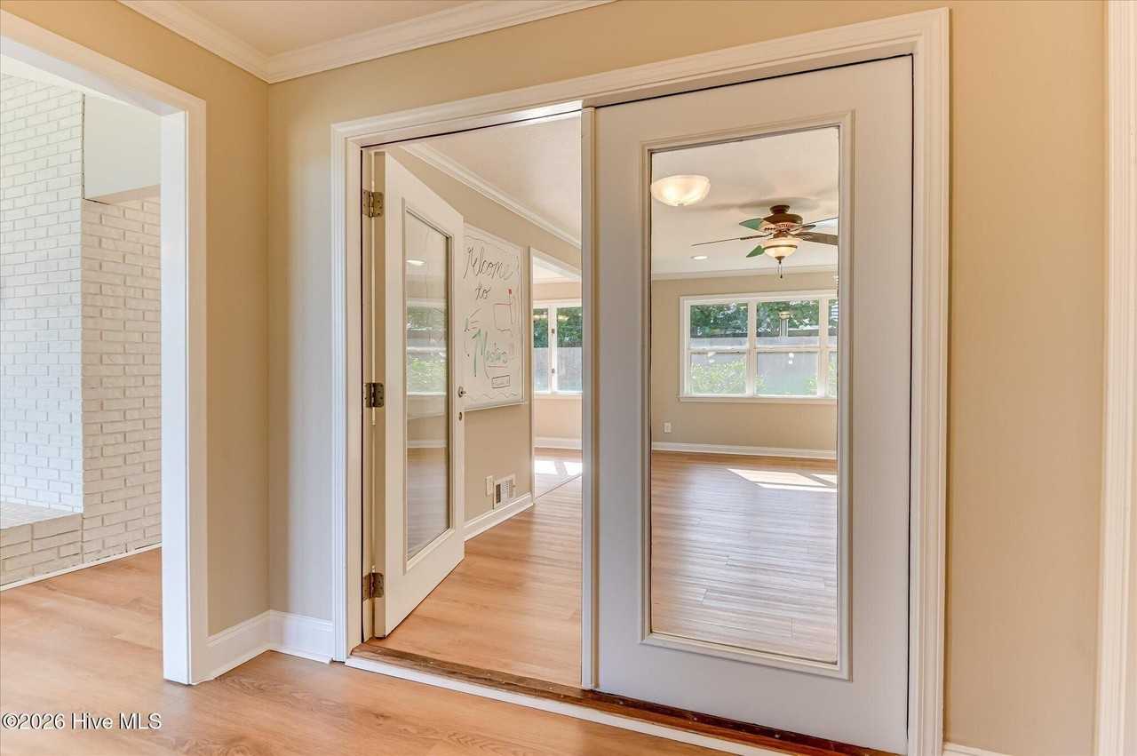 1016 Northwood Rd - Photo 6 of 43