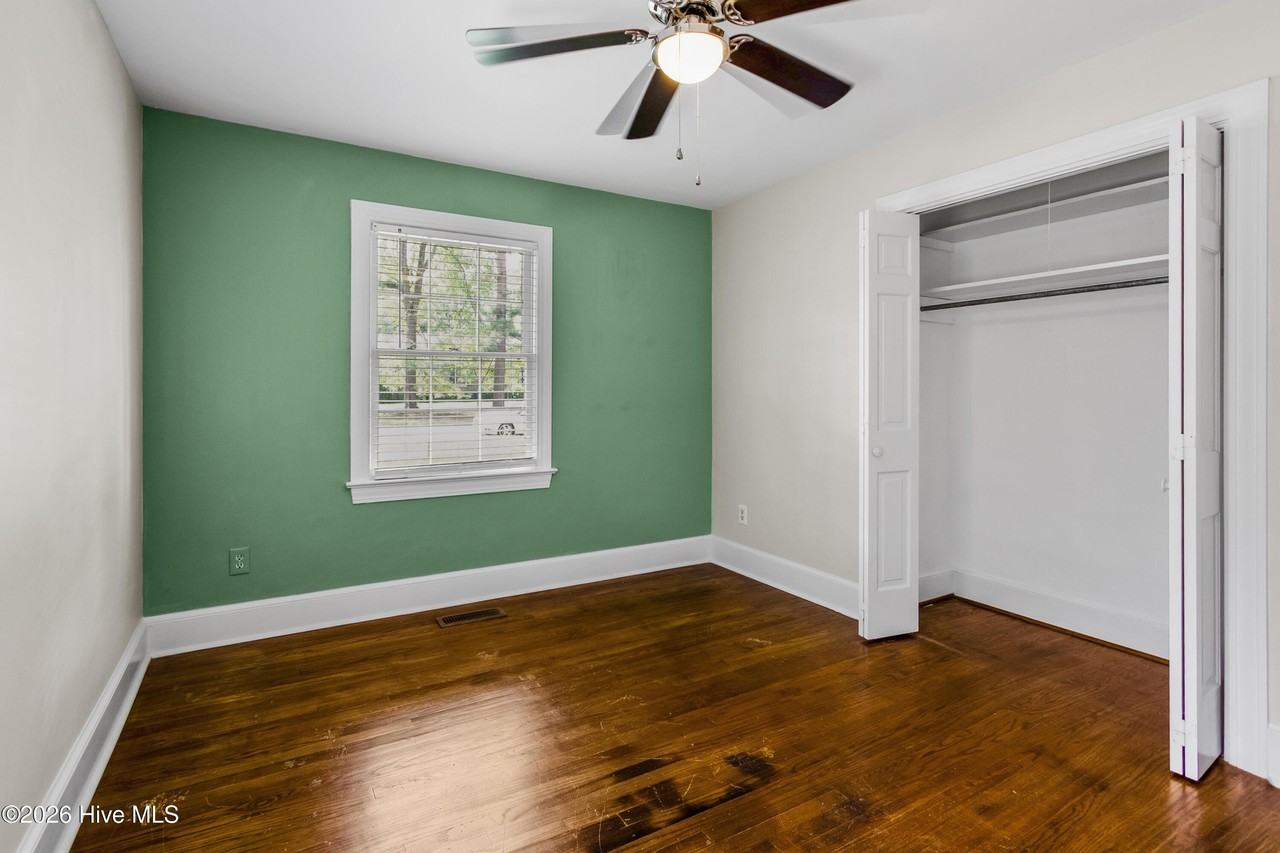 1909 Fairview Way - Photo 3 of 18