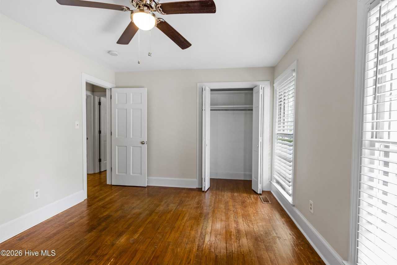 1909 Fairview Way - Photo 4 of 18