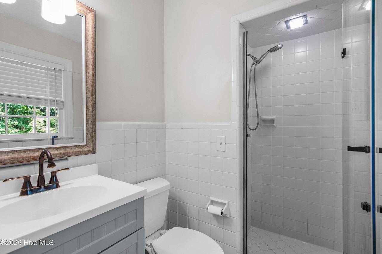 1909 Fairview Way - Photo 5 of 18