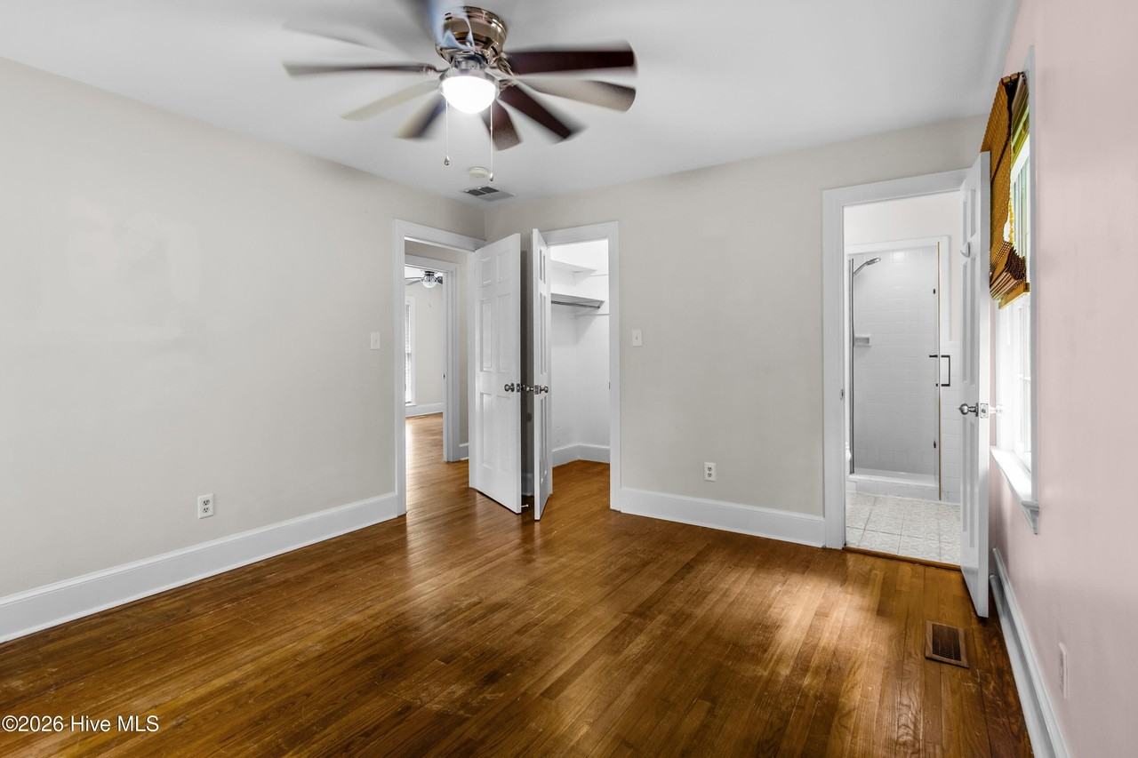 1909 Fairview Way - Photo 6 of 18