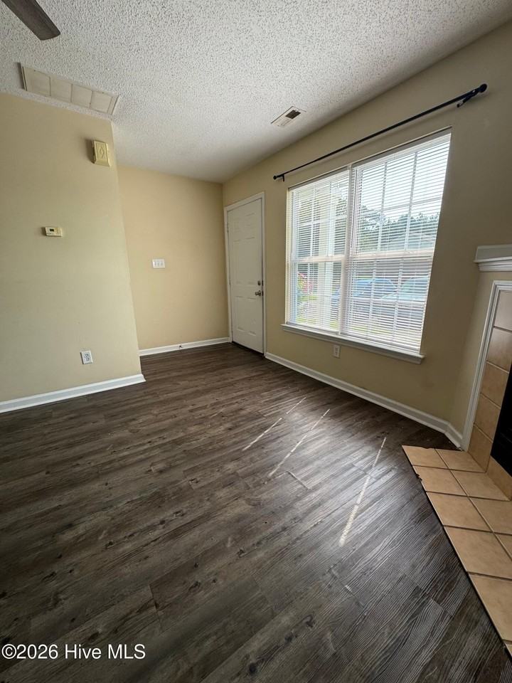 1005 Timberlake Trl - Photo 6 of 35