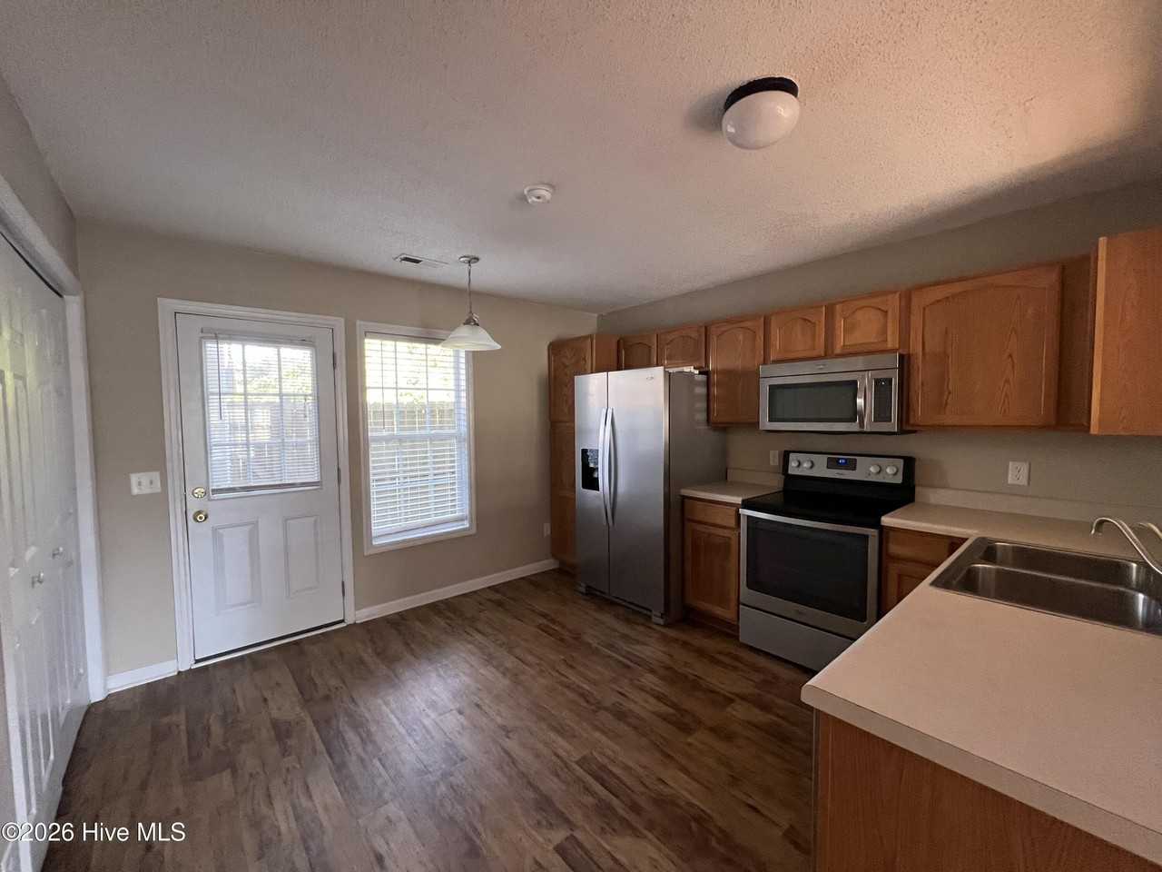 216 Palace Cir - Photo 5 of 17