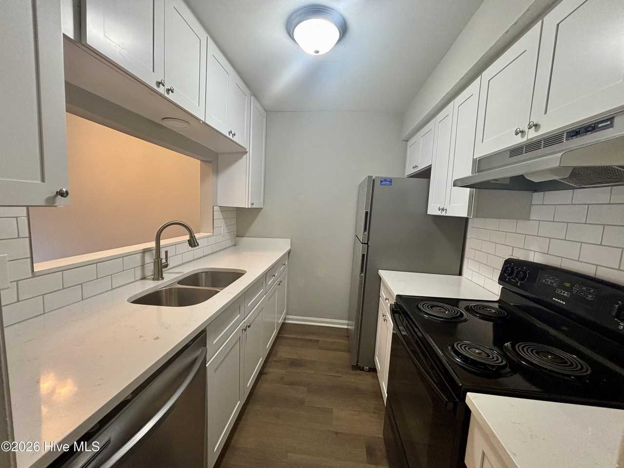 409 W Main St - Photo 6 of 13