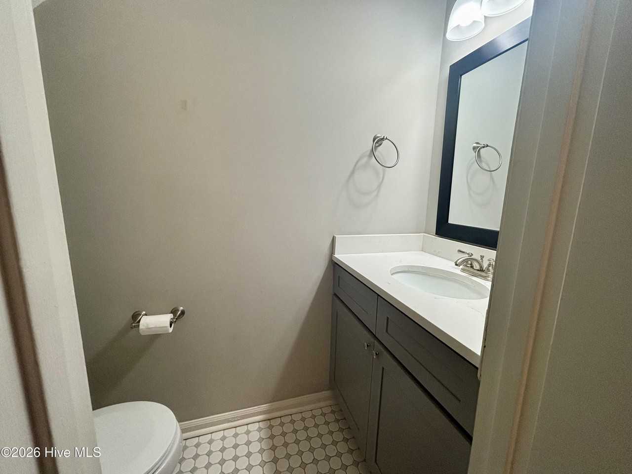 409 W Main St - Photo 7 of 13