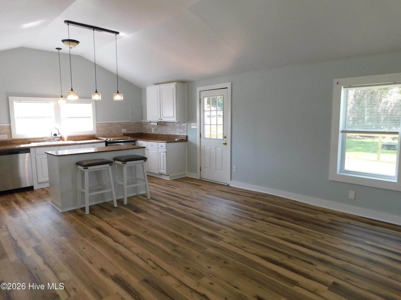 119 Earl Ave - Photo 3 of 13