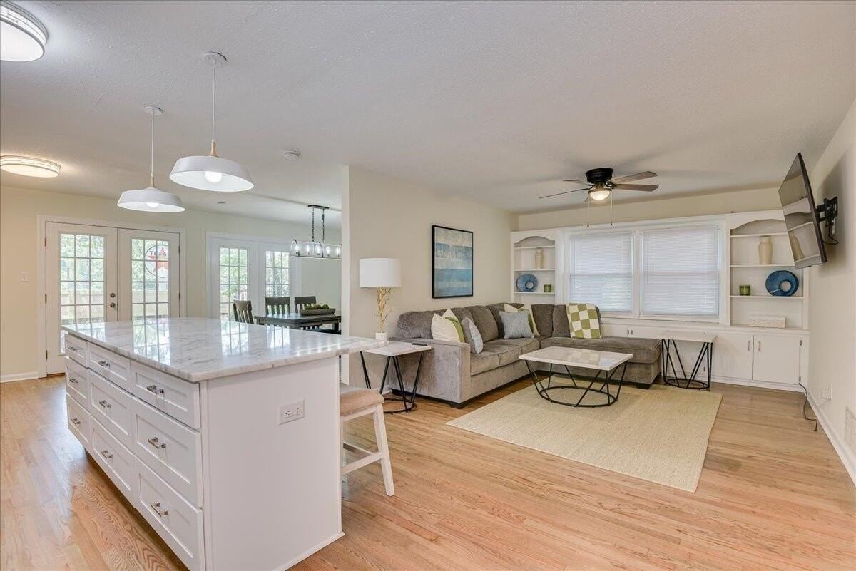 1209 Azalea Dr - Photo 3 of 50