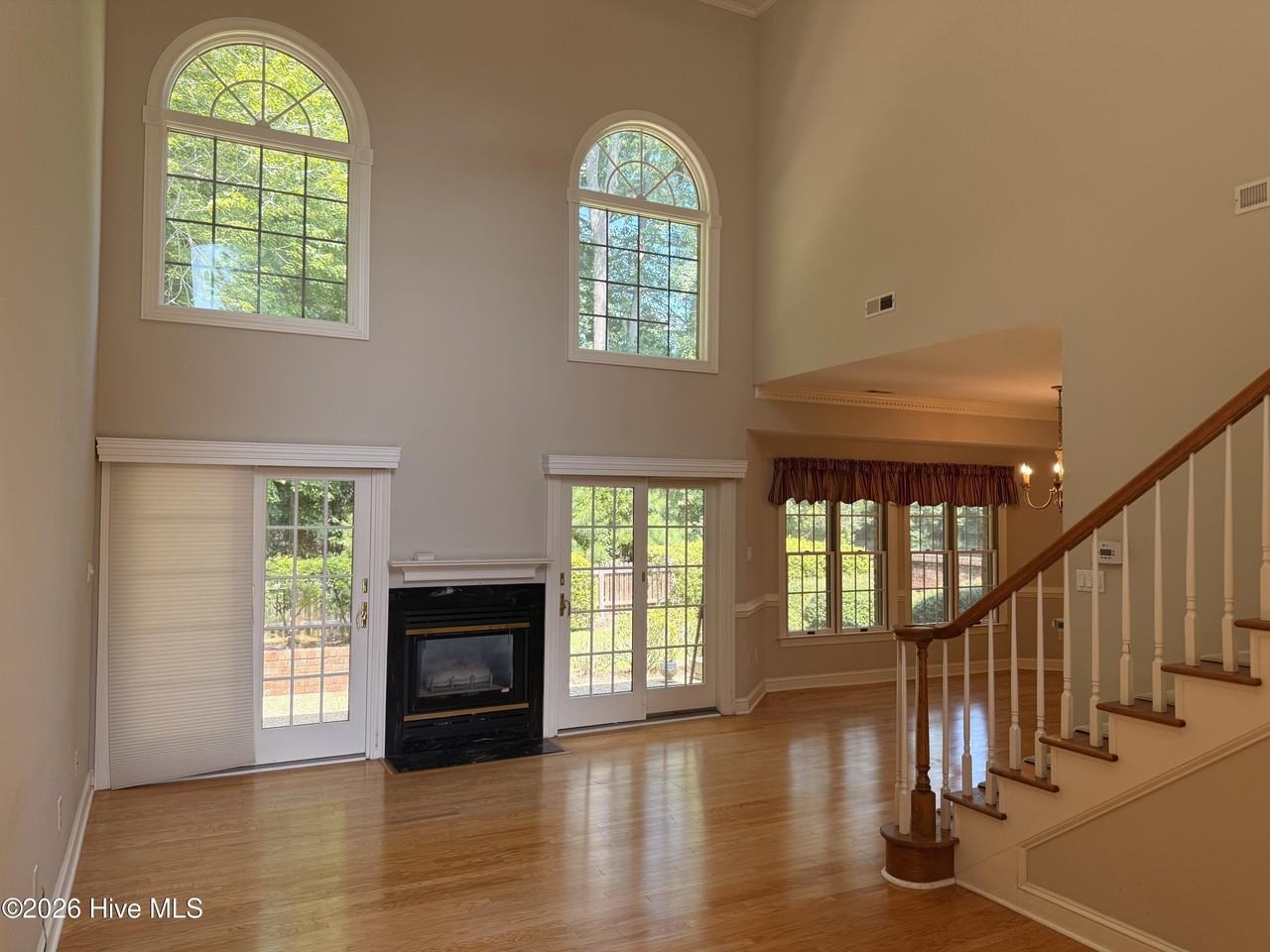 1010 Devonshire Dr - Photo 3 of 28