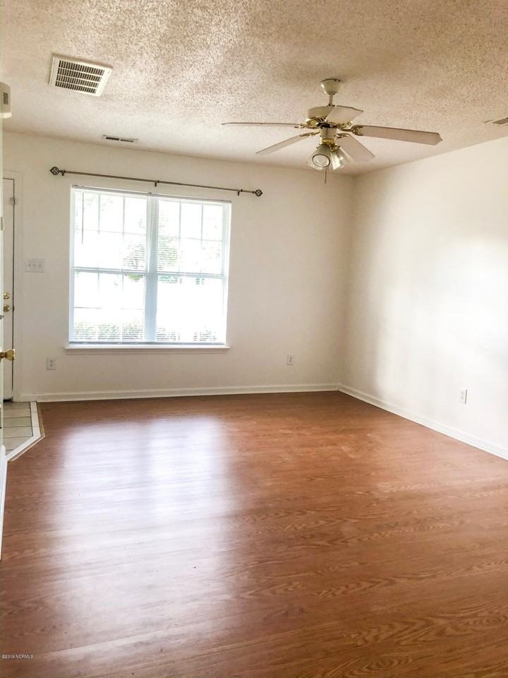 360 Hunting Green Dr - Photo 4 of 12