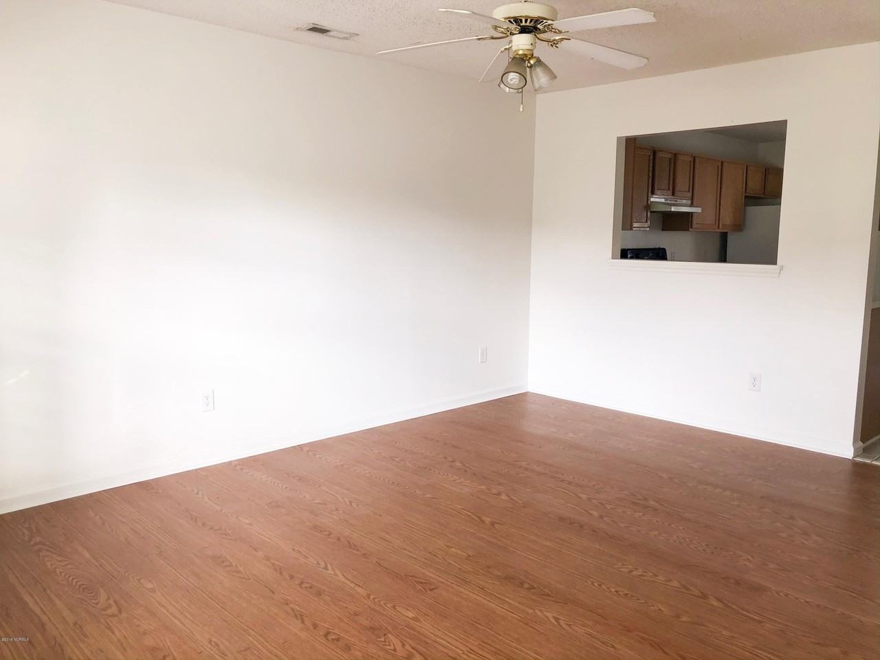 360 Hunting Green Dr - Photo 5 of 12